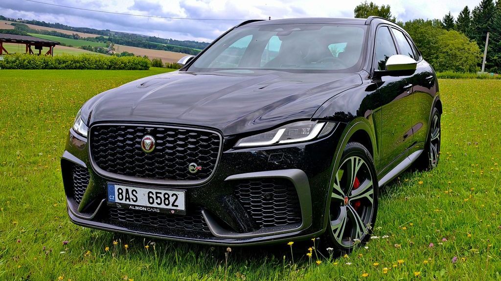 Daniel Vávra prodává své luxusní SUV. Má osmiválec a vlastně docela zajímavou cenovku